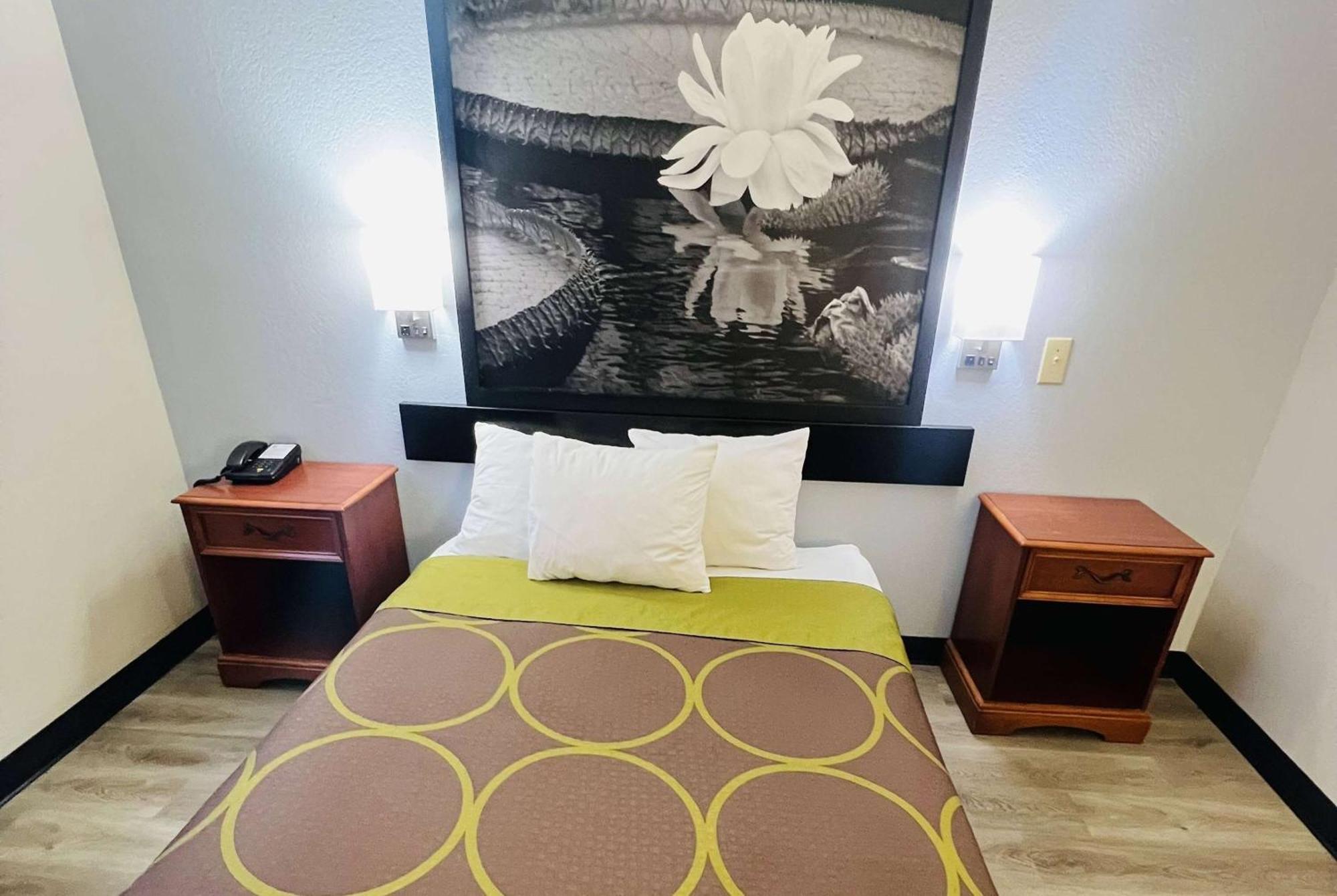 Super 8 By Wyndham Pittsburgh/Monroeville Eksteriør bilde